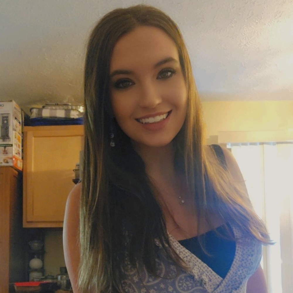 Meet your Posher, Stephanie